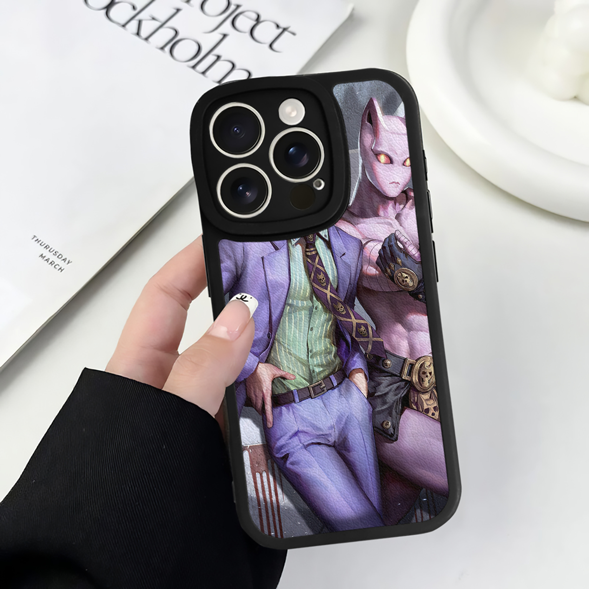（画像用） ジョジョの奇妙な冒険 JoJo's Bizarre Adventure 【iPhone 16シリーズ対応】シリコンスマホケース（レザー調） 材質：シリコン